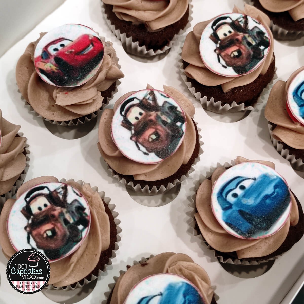 minicupcakes-con-oblea-personalizables-12-ud.jpg