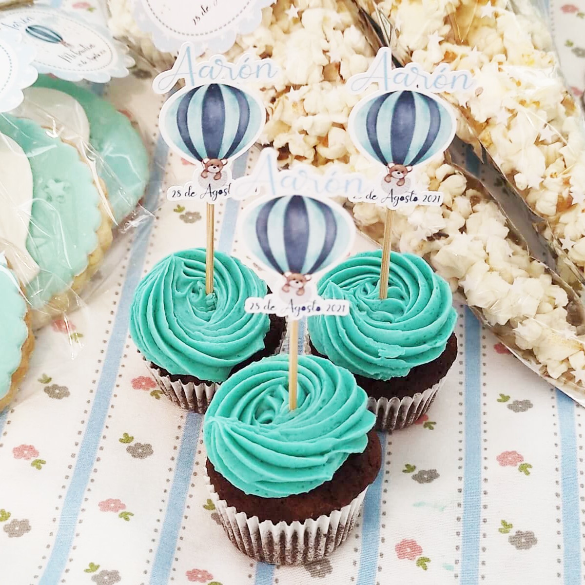Minicupcakes con topper personalizable- 12 ud