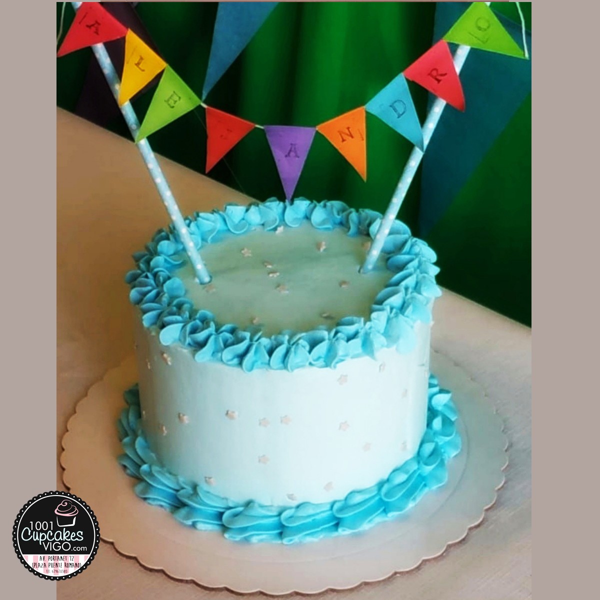 tarta-acabado-liso-para-sesiones-smash-cake.jpg
