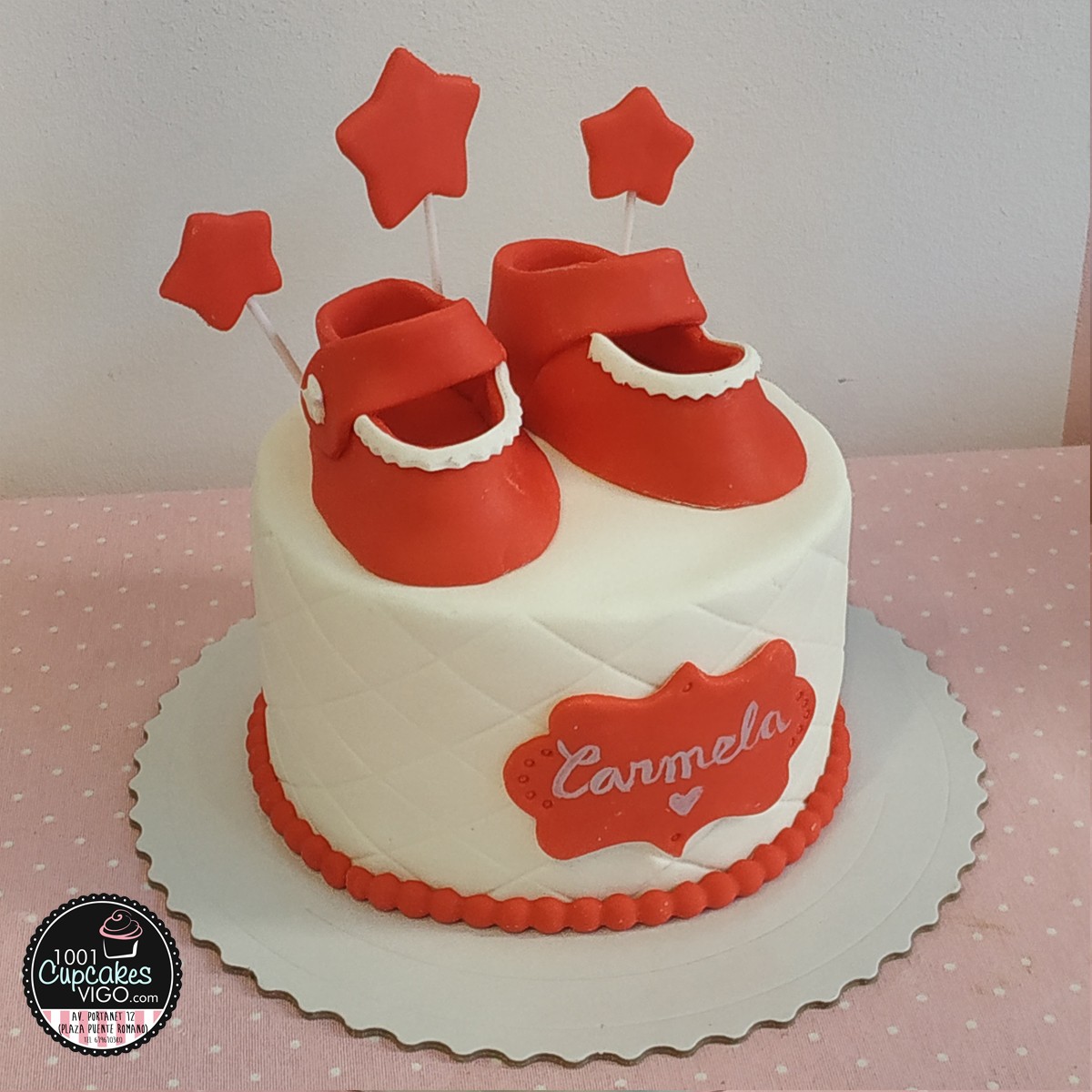 tarta-bautizo-modelado-patucos-1.jpg