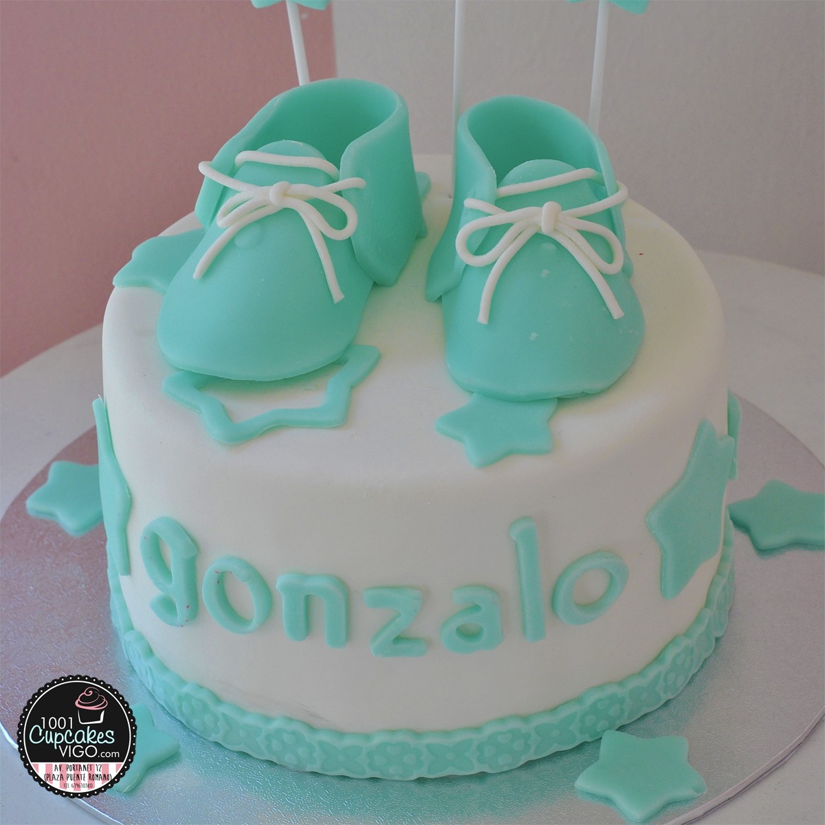 tarta-bautizo-modelado-patucos-2.jpg