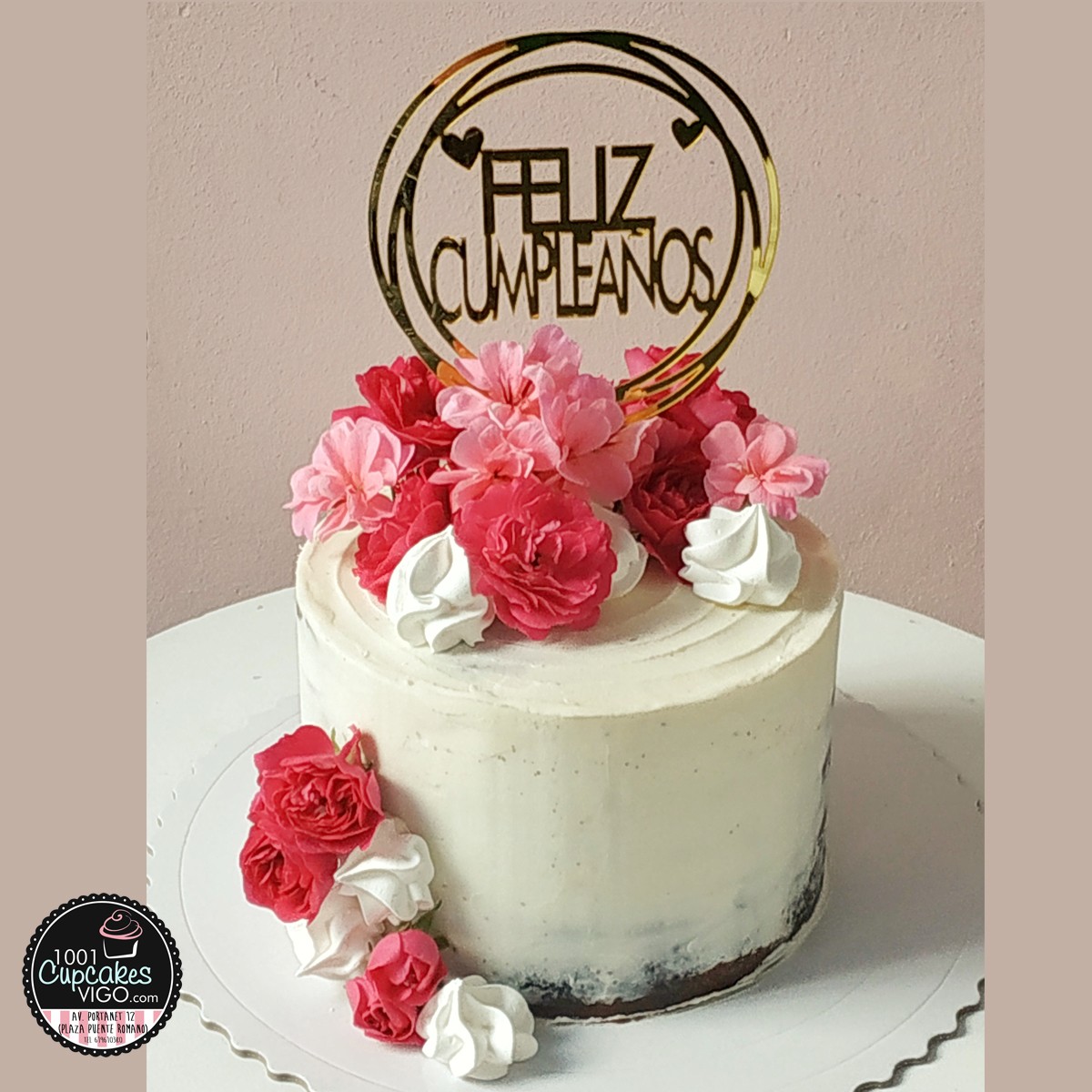 tarta-drip-con-flores-y-merengues.jpg