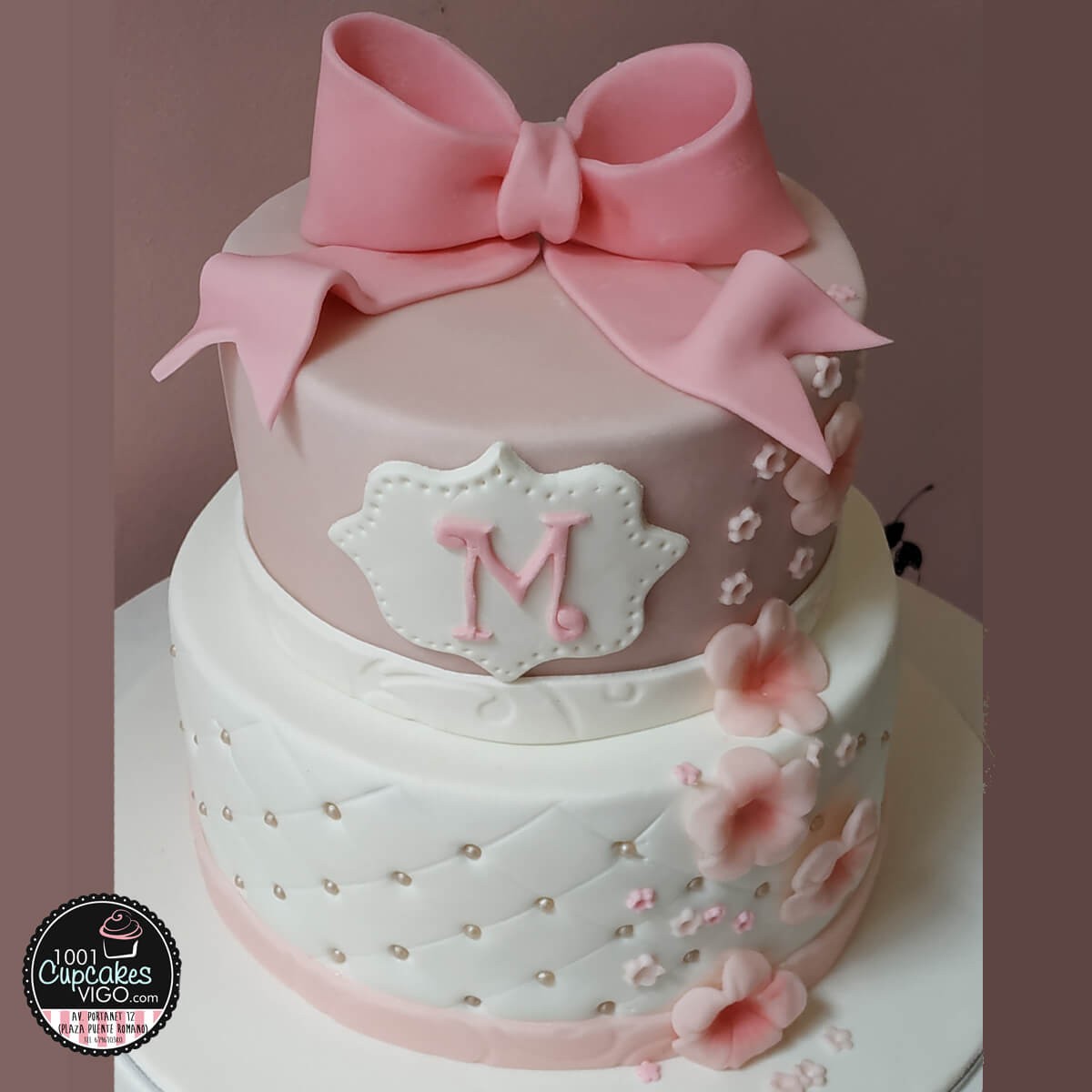 tarta-lazo-y-flores-1.jpg